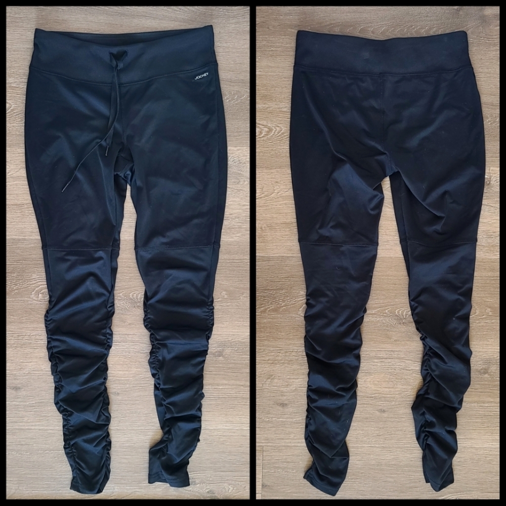 Black ruched leggings